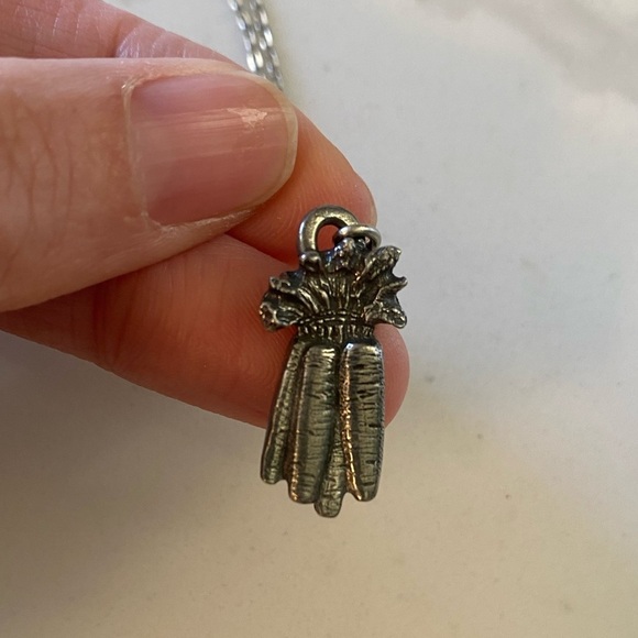 Vintage Danforth Pewter carrot pendant necklace - Picture 3 of 3